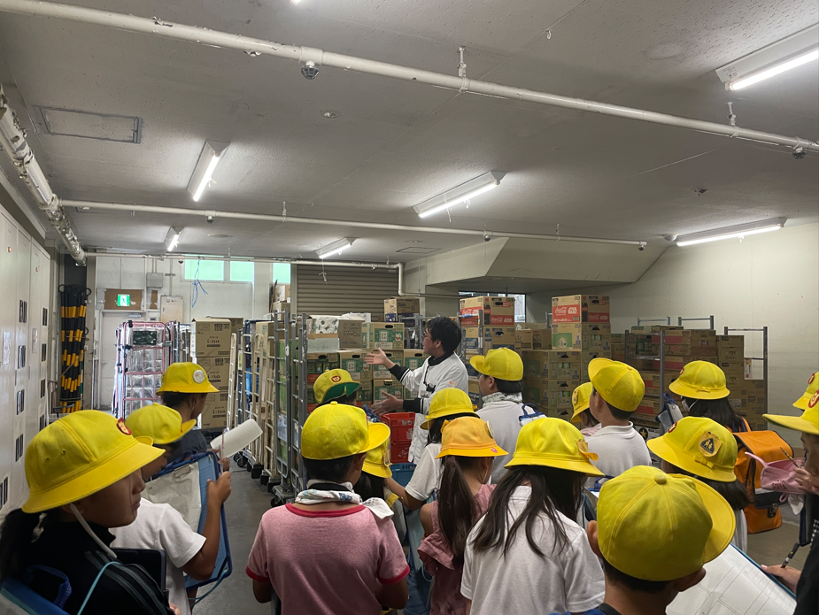 平和堂見学１